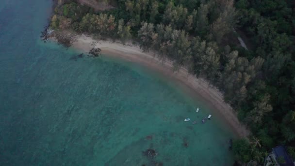 Flygdrönare Utsikt Över Tropiska Kamala Beach Området Och Andamansjön Phuket — Stockvideo