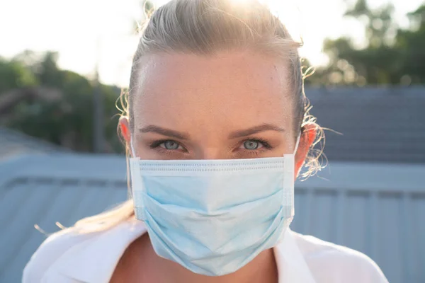 Portrét Ženy Ochranné Masce Proti Chřipce Virům Venku Helathcare Epidemie — Stock fotografie