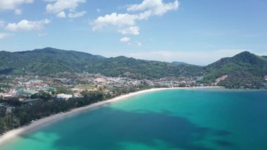 Kamala Sahili Phuket. Boş Turkuaz Suyu