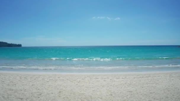 Райський Пляж Бірюзовими Водами — стокове відео