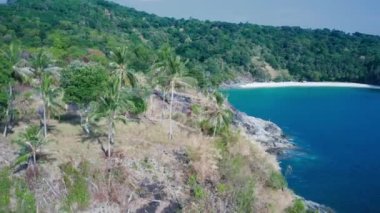 Phuket, Tayland, Özgürlük 'teki tropik plajların insansız hava aracı görüntüsü