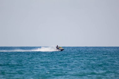 Mavi deniz gezisine Hydrocycle