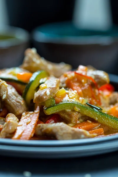 Çin Mutfağı - ekşi-tatlı soslu sebze derin kızarmış domuz — Stok fotoğraf