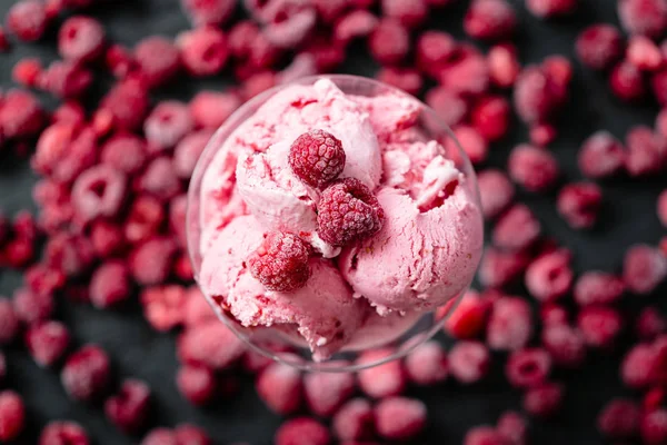 Raspberry Ice Cream in Bowl, Overhead Shot, Close-up View — Stock Photo, Image