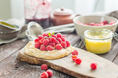 Lezzetli frambuazlı tart