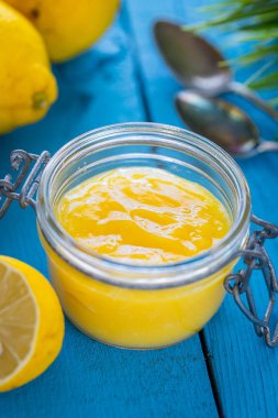 Kavanoz içinde Limon Lor