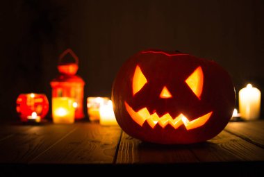 Cadılar Bayramı balkabağı feneri