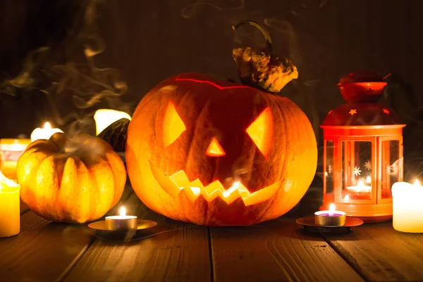 Cadılar Bayramı balkabağı feneri