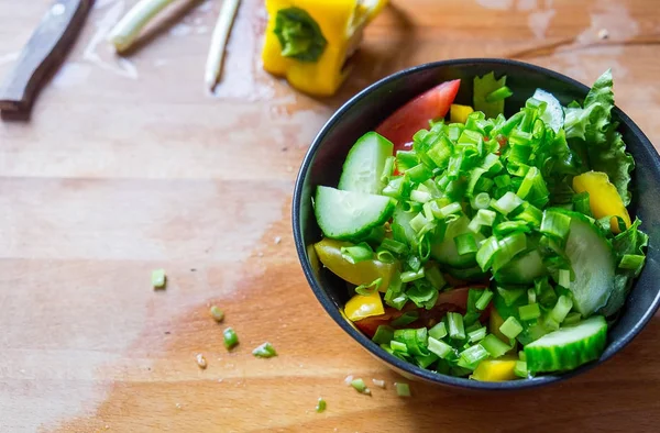 Смачний салат з овочами — стокове фото