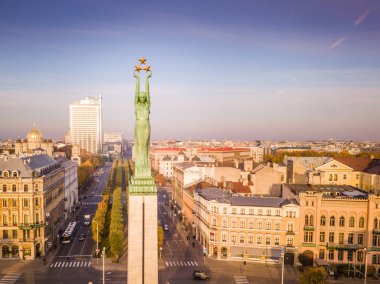 Özgürlük Milda Riga'da heykeli