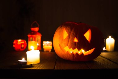 Cadılar Bayramı balkabağı feneri