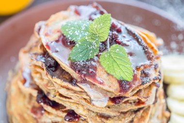 Sağlıklı yulaf krepleri