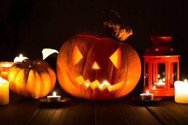 Cadılar Bayramı balkabağı feneri