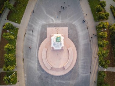 Özgürlük Milda Riga'da heykeli