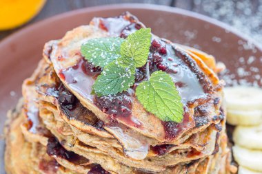 Sağlıklı yulaf krepleri