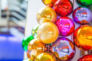 Renkli Noel topları