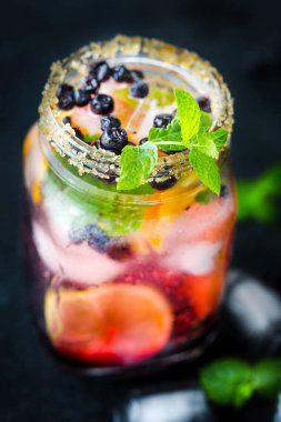 Taze lezzetli kokteyl