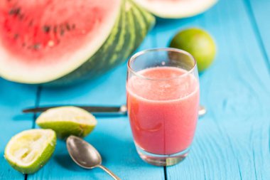 Taze lezzetli kokteyl