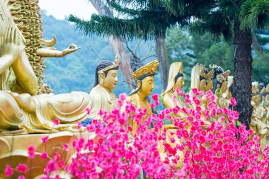 On bin Budha Manastırı 