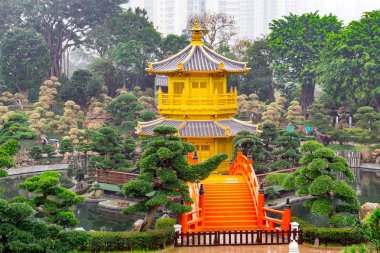 Golden Teak ahşap Pagoda