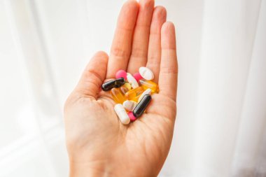 renk hap tutan el, yakın çekim