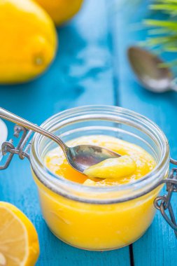 Kavanoz içinde Limon Lor