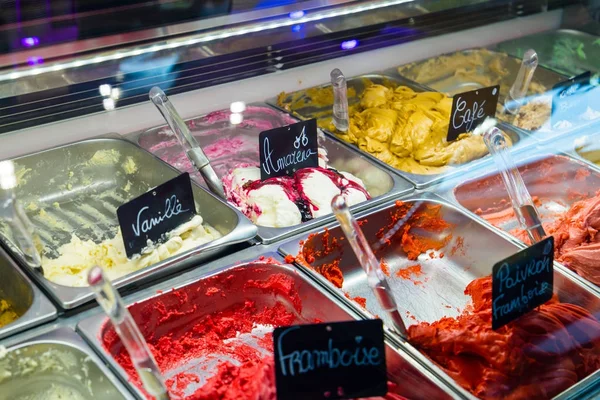 Tasty ice-cream with berries — Stock Photo, Image