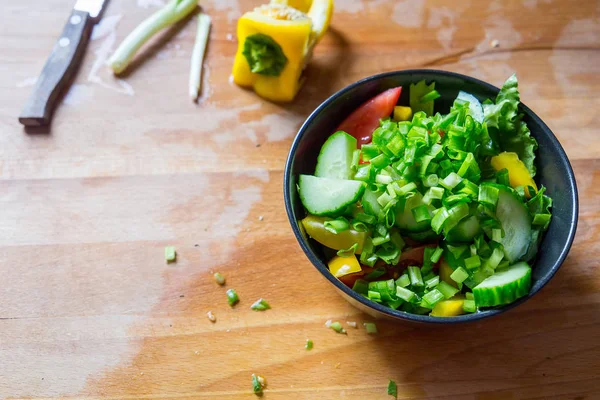 Lezzetli sebze salatası