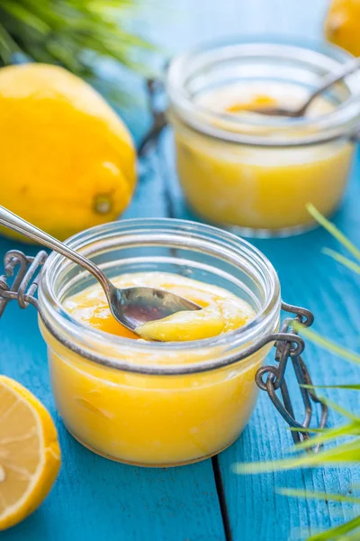 Лимонний сир у Jar — стокове фото