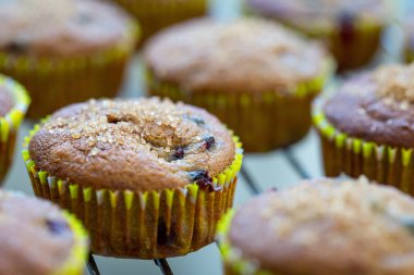 Çilek ve ballı muz kekler