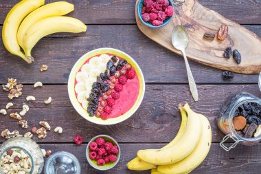 taze çilek ile çöl