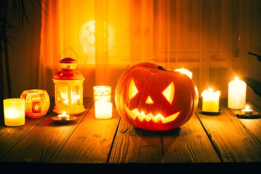 Cadılar Bayramı balkabağı feneri