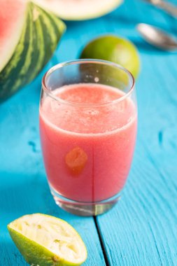 Taze lezzetli kokteyl