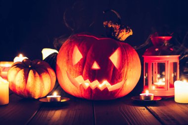 Cadılar Bayramı balkabağı feneri