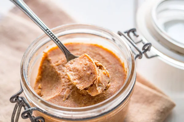 Cam doğal badem ezmesi 