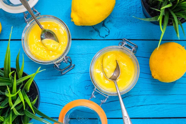 Домашнє сир лимона в банки — стокове фото