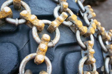 Yol bakım makinelerinde kar zinciri