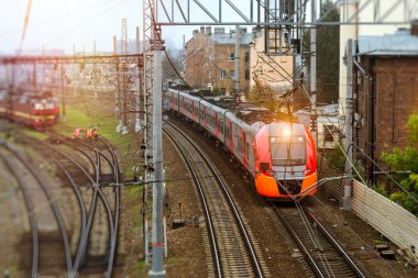Yüksek hızlı elektrikli tren, demiryolu