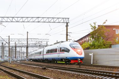 Yüksek hızlı elektrikli tren