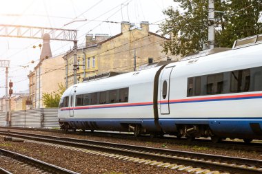 Yüksek hızlı elektrikli tren Sapsan
