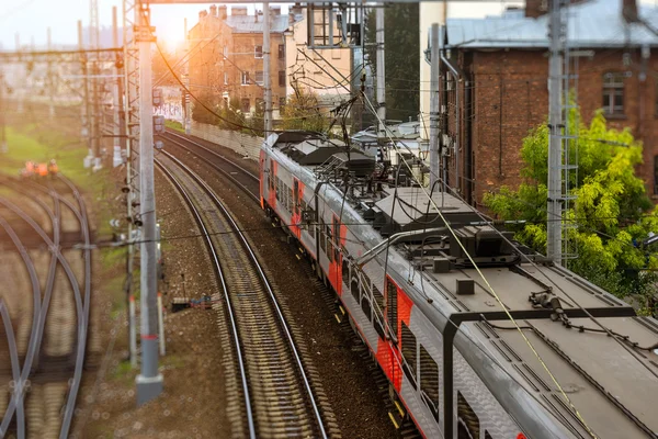 Yüksek hızlı elektrikli tren, demiryolu