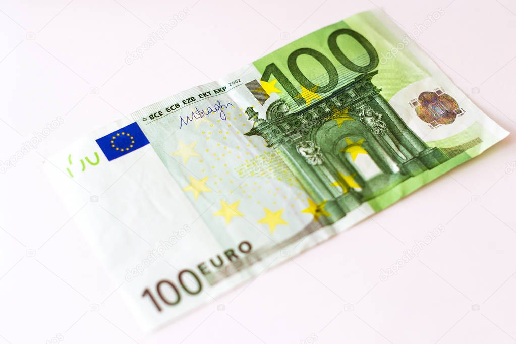 100 Euro banknotes