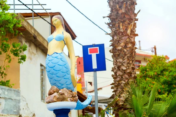 Fontein met standbeeld van zeemeermin, Bali, Kreta — Stockfoto