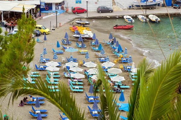 Пляж Митос в курортной деревне Бали, Крит — стоковое фото