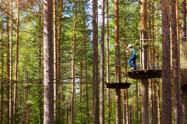 Kız aşırı ip Park menteşeli izinde