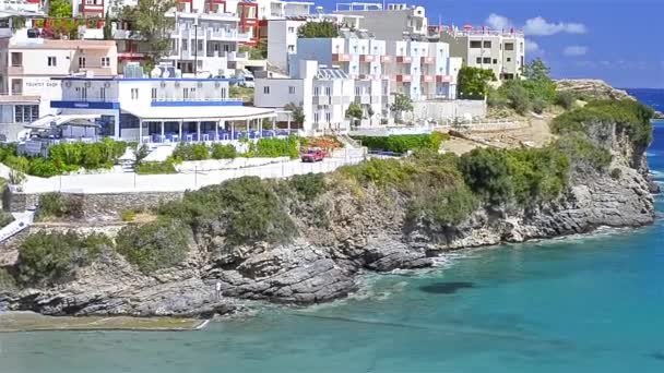 크레타 그리스 2016 리조트 발리의 바다에 화이트 하우스와 해안의 보기입니다 — 비디오