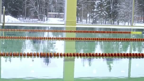 Αθλητική πισίνα με σήμανση λωρίδες — Αρχείο Βίντεο
