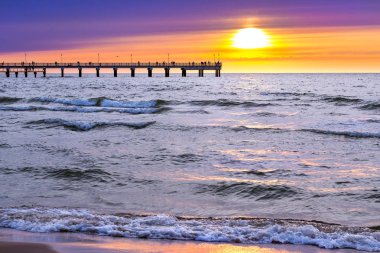 Günbatımında Baltık Denizi tatil Palanga, Litvanya