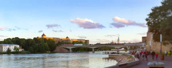 Narva Herman Kalesi ve Ivangorod kale