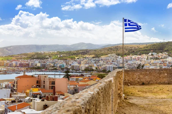 Griekse vlag in kasteel Fortezza. Rethymno, Crete — Stockfoto